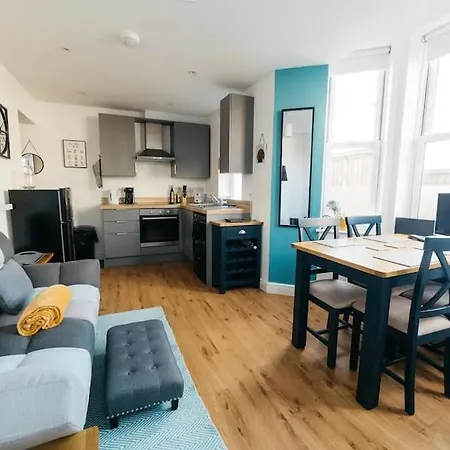 Stylish Open Plan City Apartment Bath Exterior photo